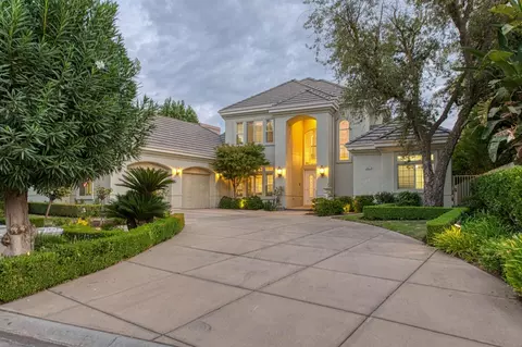 2657 W Lake Van Ness Cir, Fresno, CA 93711