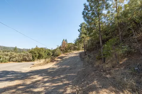 10 Yosemite Pines Dr, Oakhurst, CA 93644