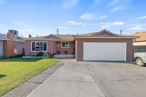 717 E Florinda St, Hanford, CA 93230 photo 1