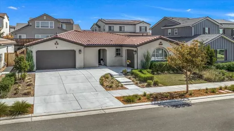 4691 Terrace Rd, Madera, CA 93636