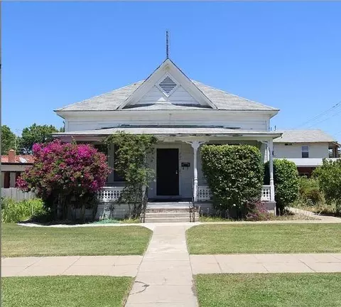 207 N A St, Madera, CA 93638