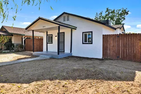 2378 S Ivy Ave, Fresno, CA 93706