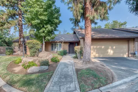 528 W Barstow Ave, Fresno, CA 93704