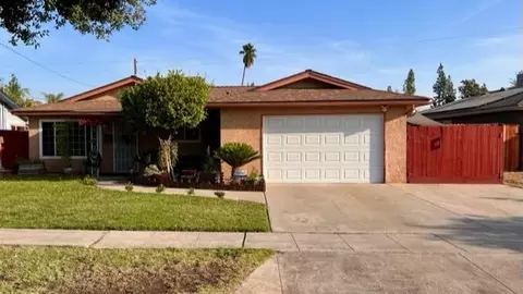 3126 W Hampton Way, Fresno, CA 93722
