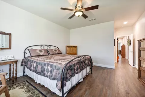 1893 Twinberry Ave, Clovis, CA 93619