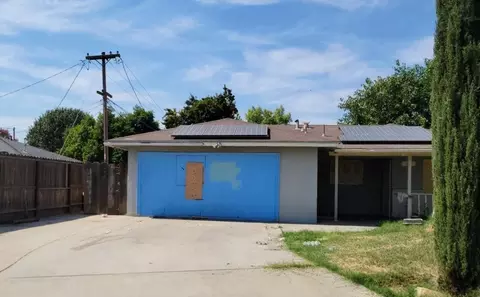 1143 Windsor Ct, Kingsburg, CA 93631