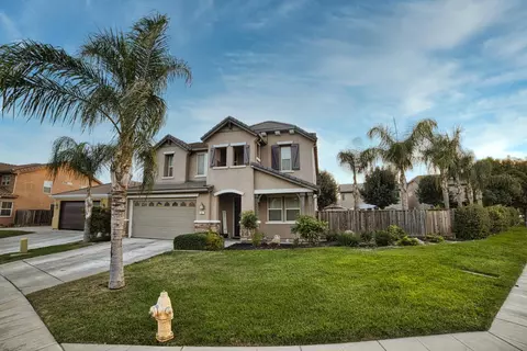 804 Pear St, Madera, CA 93638