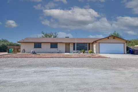 2162 W Superior Ave, Caruthers, CA 93609