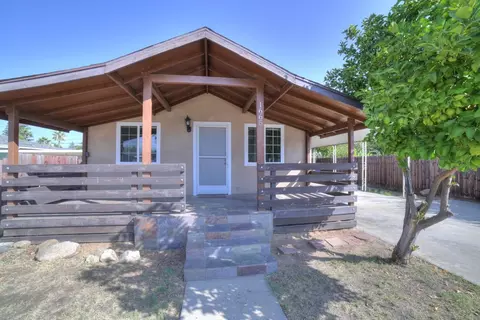 1665 4th St, Clovis, CA 93611
