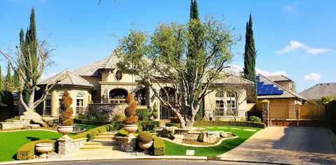 3364 E Via Montiano Ave, Clovis, CA 93619