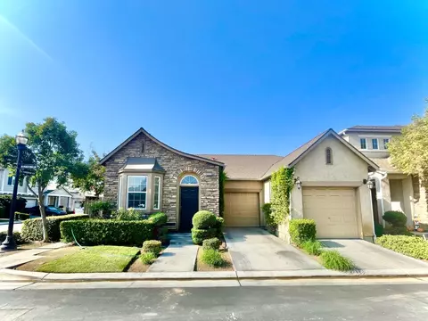 4071 W Peach Tree Ln, Fresno, CA 93722