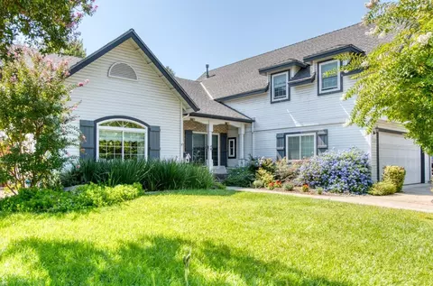 2114 Wrenwood Ave, Clovis, CA 93611