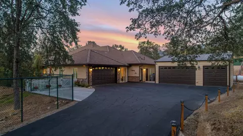 32089 Knob Knoll Ln, Auberry, CA 93602