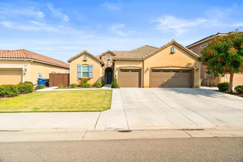 3327 Wrenwood Ave, Clovis, CA 93619