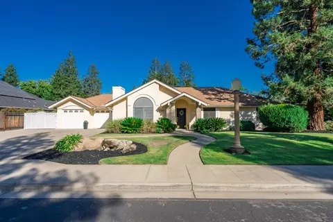 2895 Joshua Ave, Clovis, CA 93611