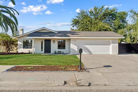 2540 10th St, Sanger, CA 93657
