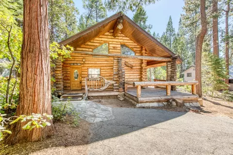 41791 Robin Rd, Shaver Lake, CA 93664
