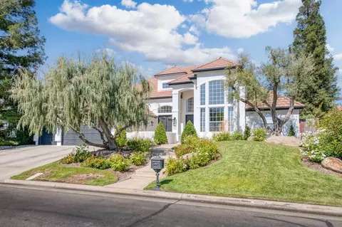1662 E Fox Gln, Fresno, CA 93730