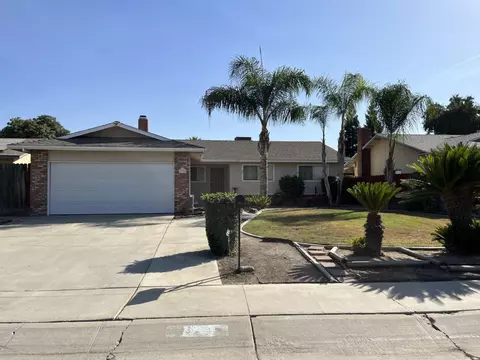 1721 W Monte Vista Ave, Visalia, CA 93277