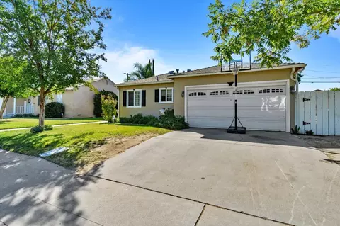 4012 E Clinton Ave, Fresno, CA 93703