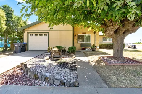 27120 Stanford Ave, Madera, CA 93637