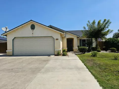 3730 N Chandler Ct, Selma, CA 93662