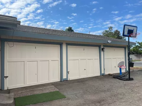 4028 N Feland Ave, Fresno, CA 93722