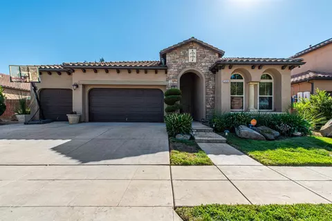 5808 E Grove Ave, Fresno, CA 93727