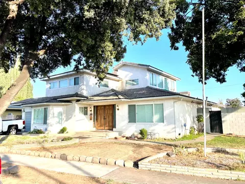 4481 E Ashlan Ave, Fresno, CA 93726