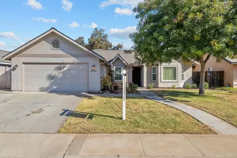 992 Lakewood Dr, Hanford, CA 93230