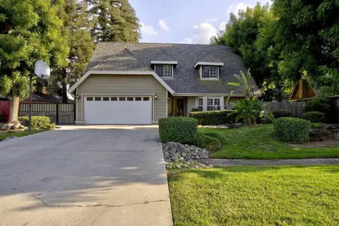 5445 W Sweet Dr, Visalia, CA 93291