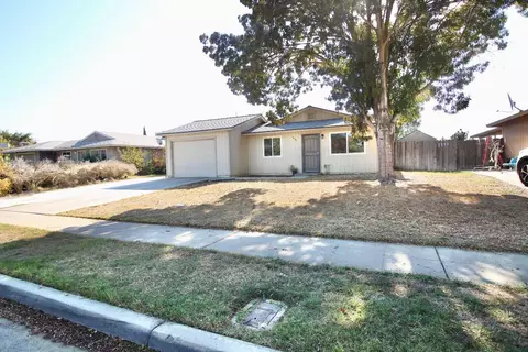 28548 Cholla Ave, Madera, CA 93638