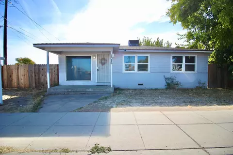 436 Hull Ave, Madera, CA 93638