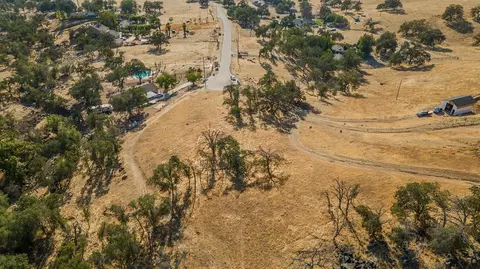 1 Pinto, Sanger, CA 93657