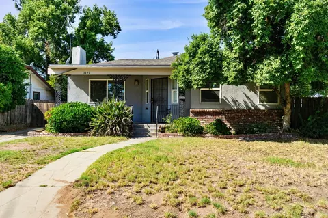 1121 N Fruit Ave, Fresno, CA 93728