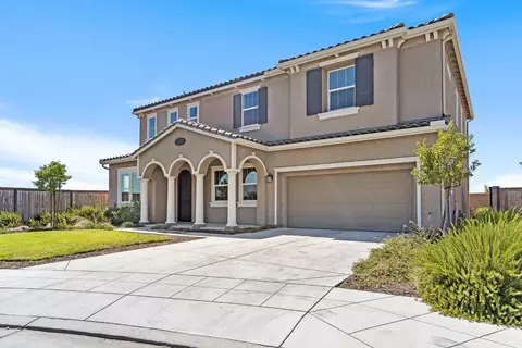 4284 Fairmont Ave, Clovis, CA 93619