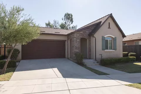 3093 Maine Ave, Clovis, CA 93619