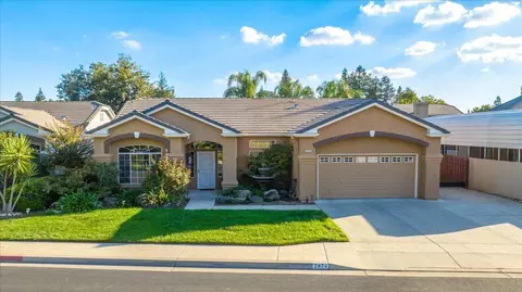 2474 Twain Ave, Clovis, CA 93611