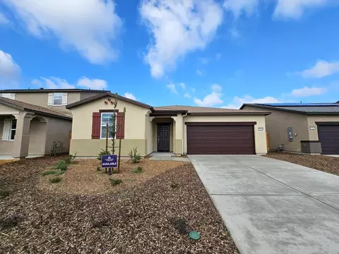 1802 W Twilight St, Hanford, CA 93230