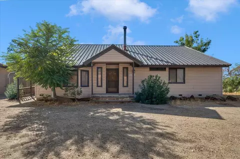 25562 Auberry Rd, Clovis, CA 93619