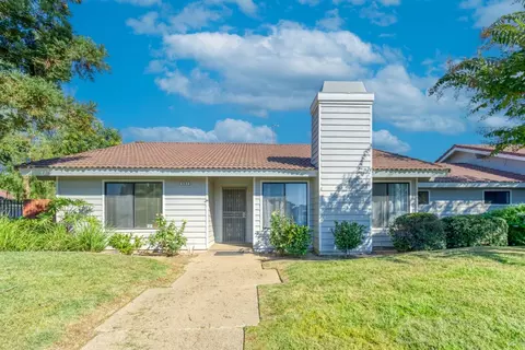 604 E Magill Ave, Fresno, CA 93710