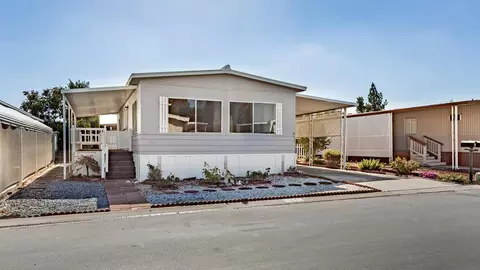 1001 Sylmar Ave #41, Clovis, CA 93612