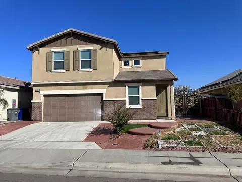 1263 Padre St, Madera, CA 93638