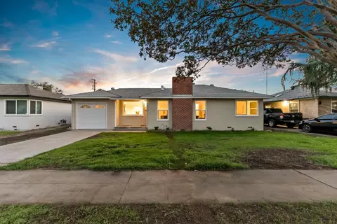 1223 W Vassar Ave, Fresno, CA 93705