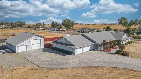 19609 Olympia Rd, Madera, CA 93638