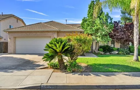 2143 E Turnberry Ave, Fresno, CA 93730