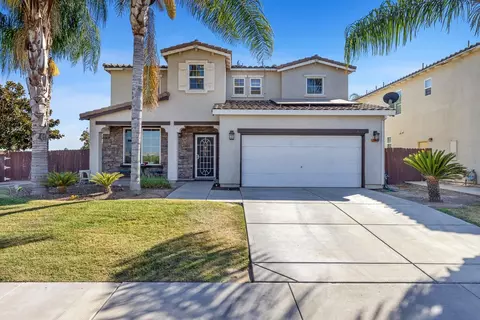 2090 Dunbar Way, Dinuba, CA 93618