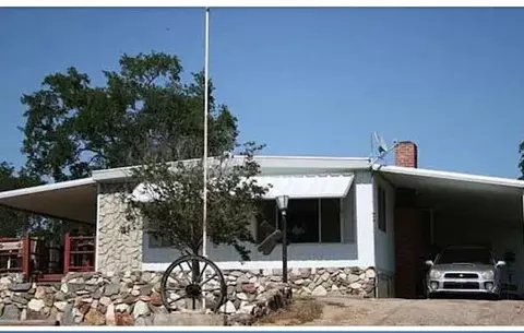 24706 Auberry Rd, Clovis, CA 93619