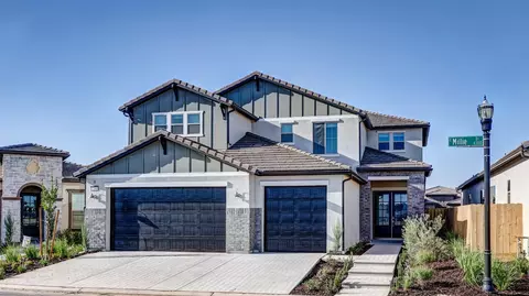 6390 E Millie Dr, Fresno, CA 93727
