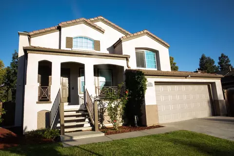 7958 N Dearing Ave, Fresno, CA 93720